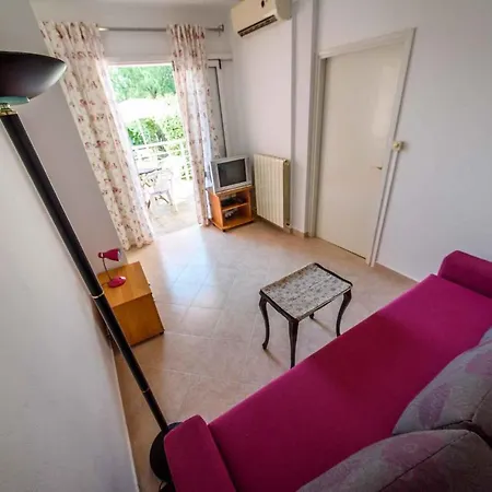 Apartment 1o *